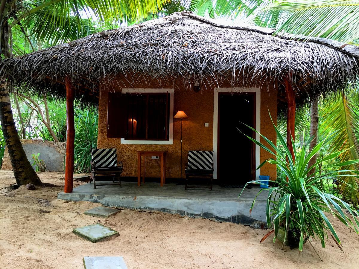 Shehani Beach Bungalow Tangalle Exterior photo